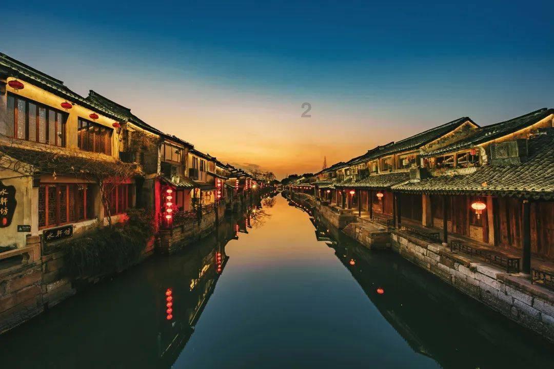 足球正式比赛中，每对正式上场队员最少为几人？游戏画面